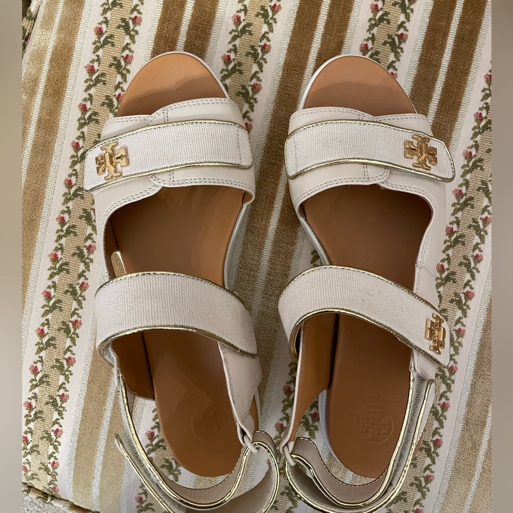 TORY BURCH CREAM SANDALS 9 NWOT